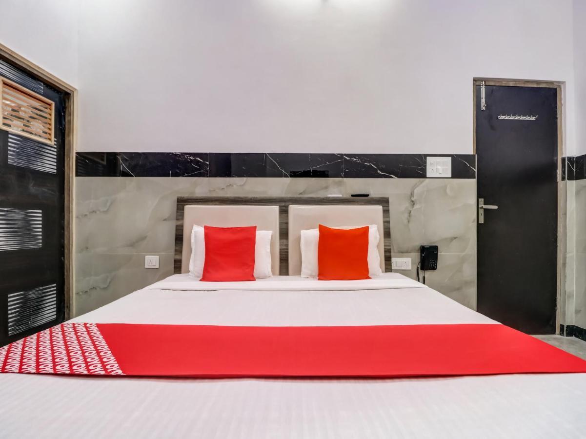 Oyo Flagship 83121 Hotel Rose Vip Saharanpur Exterior photo