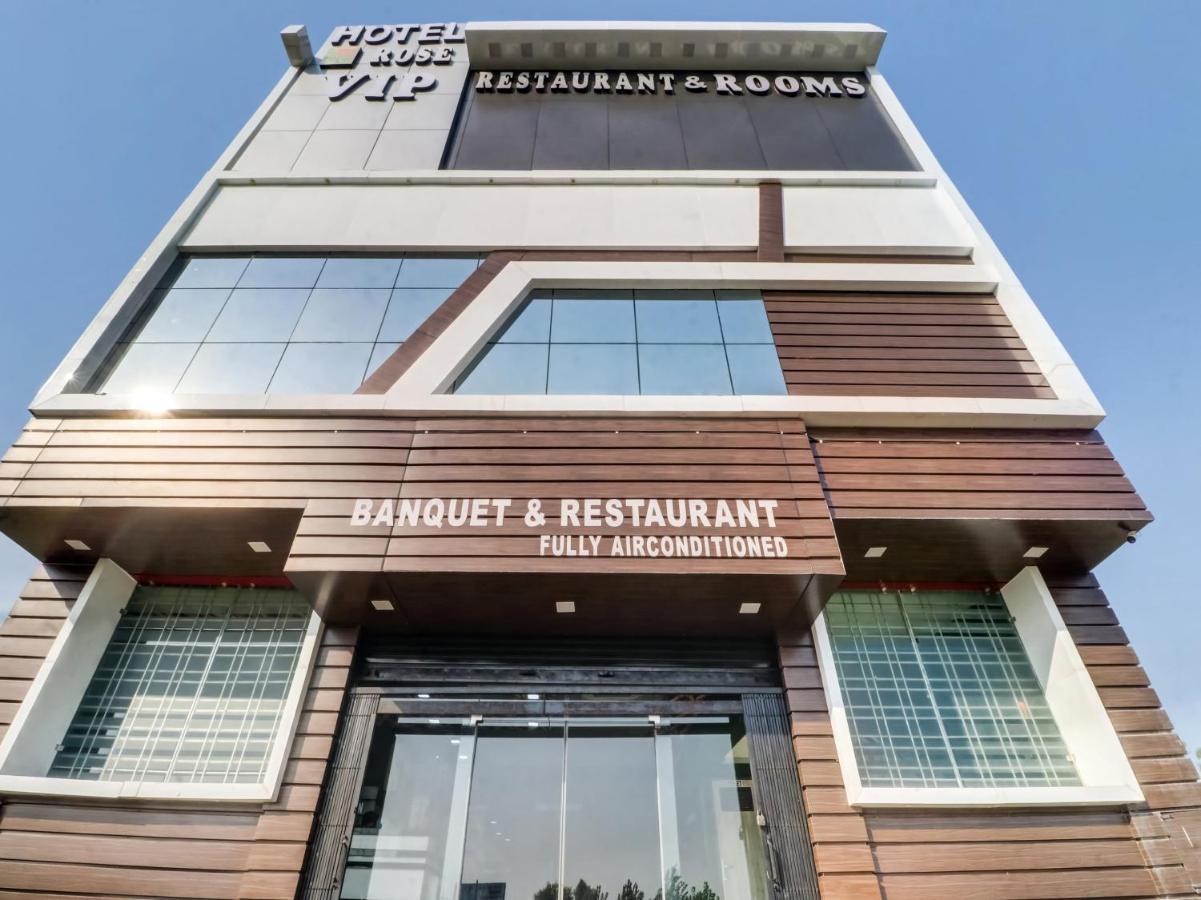 Oyo Flagship 83121 Hotel Rose Vip Saharanpur Exterior photo