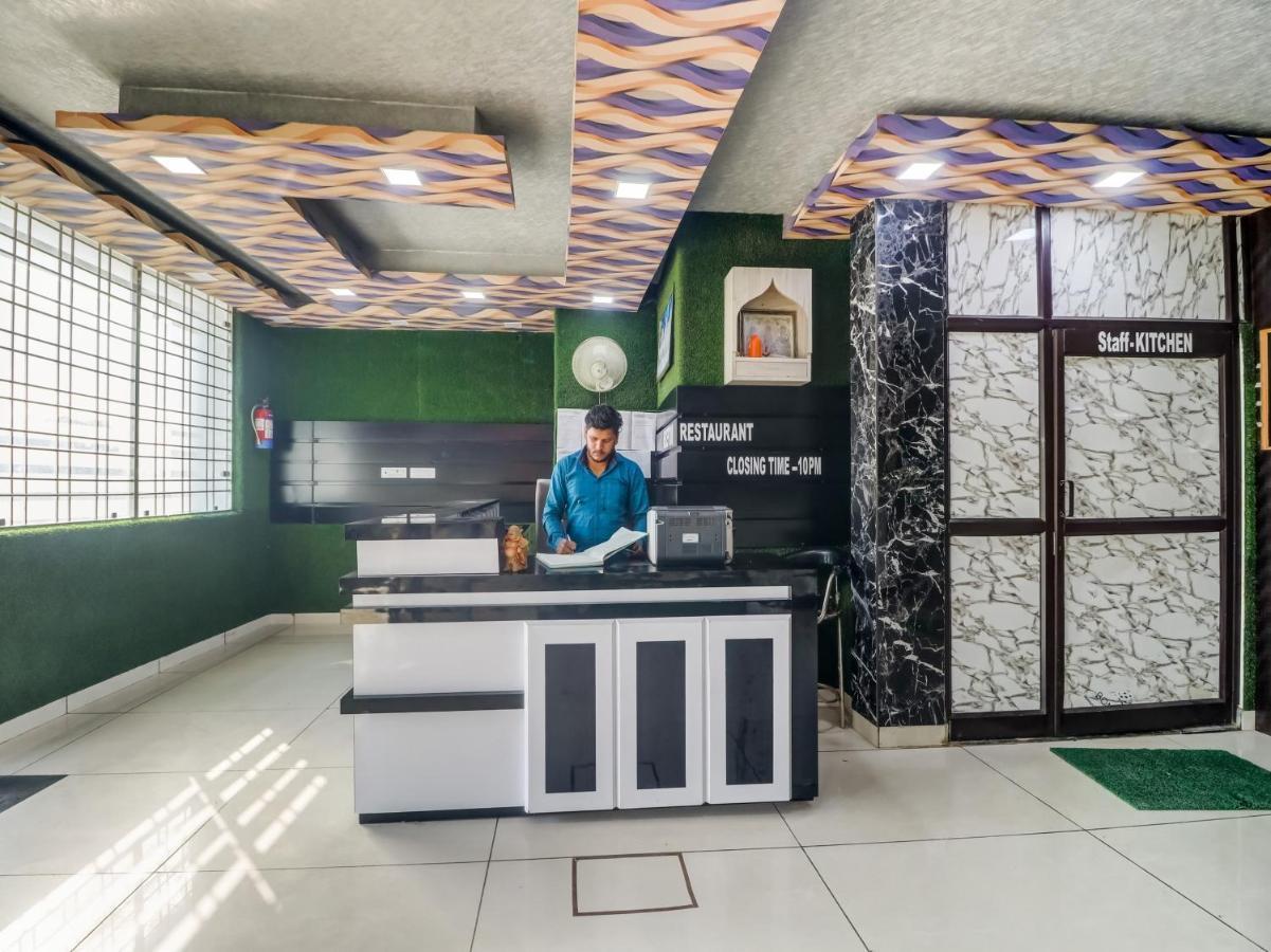 Oyo Flagship 83121 Hotel Rose Vip Saharanpur Exterior photo