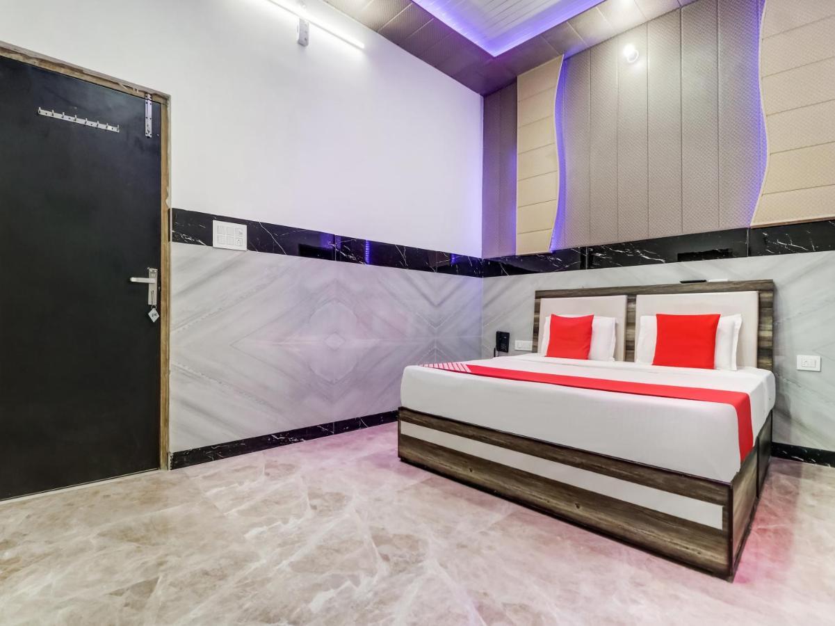 Oyo Flagship 83121 Hotel Rose Vip Saharanpur Exterior photo